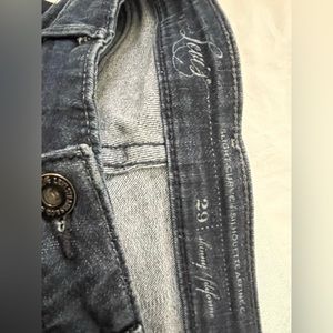 Vintage Dark indigo Levis mid rise curve skinny jeans